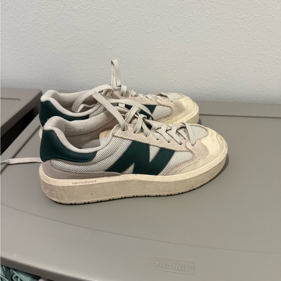 New Balance CT302 Cream and Teal Sneakers men’s 6 women’s 7 - Picture 1 of 4